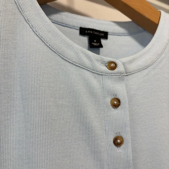 Ann Taylor Light Blue Rib Knit Button-Up T-Shirt Top Size Medium - Picture 5 of 7
